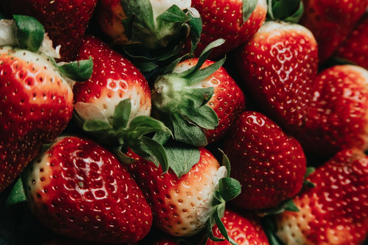 strawberries, fruits, food, fresh, healthy, ripe, organic, sweet, produce, red, food, food, food, food, food